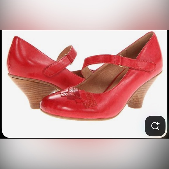 Miz Mooz Petula Pump - Picture 1 of 9